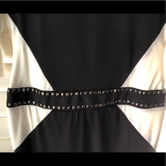 Roxberi Studio Dress - Picture 6 of 6